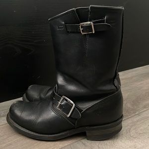 Woman’s 8.5 FRYE engineer boot